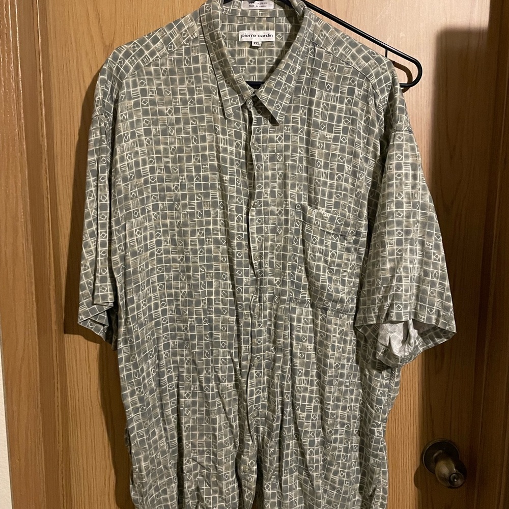 PIERRE CARDIN
Printed Short Sleeve Shirt
Size: XXL
